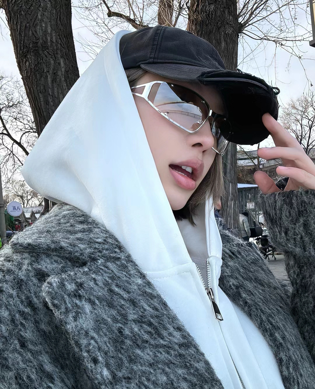 Fashion Future Technology Y2K  - Photography Outdoor 评论和价格