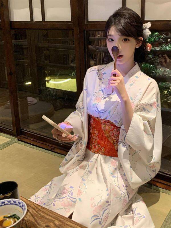 Traditional Japanese Kimono St - Photography Year 评论和价格